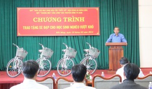 Trao tặng 50 xe đạp cho học sinh nghèo vượt khó