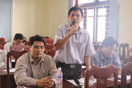 Đại diện cử tri ngành Giáo dục huyện Đắk Rlấp kiến nghị tại buổi tiếp xúc