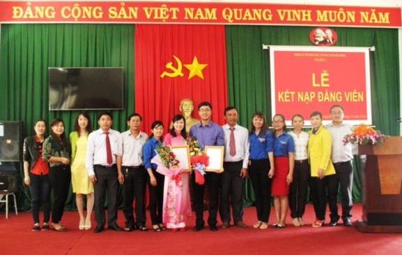 Đảng bộ Sở Giáo dục và Đào tạo tỉnh Đắk Nông làm tốt công tác tạo nguồn, kết nạp đảng viên mới
