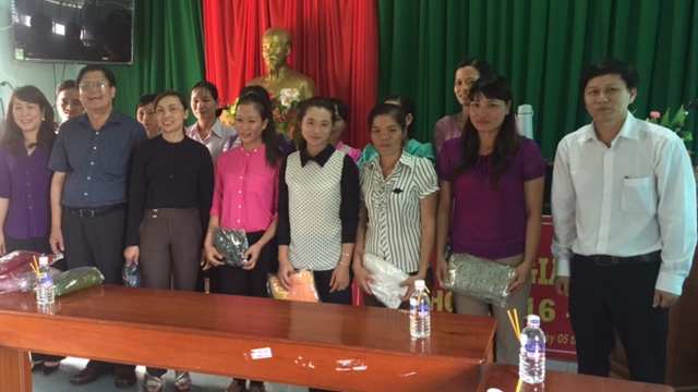 Lãnh đạo Ngành GDĐT tỉnh Đắk Nông thăm, động viên đội ngũ cán bộ, giáo viên, nhân viên và học sinh tại huyện Đắk Song