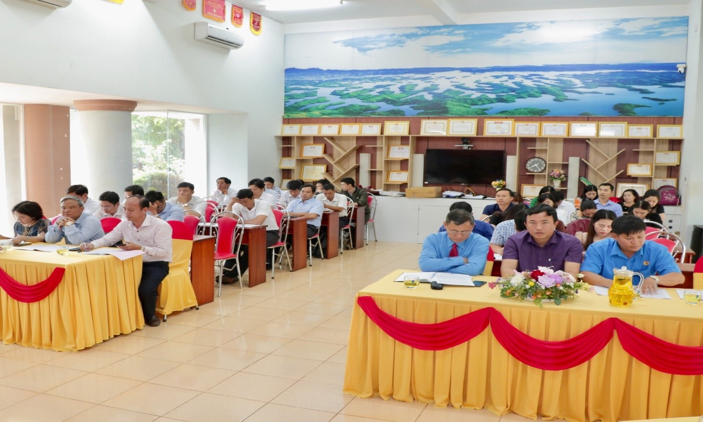 Công đoàn ngành Giáo dục và Đào tạo tỉnh Đắk Nông tổ chức Hội nghị Tổng kết hoạt động công đoàn năm học 2019 – 2020, triển khai công tác năm học 2020 – 2021 và Sơ kết giữa nhiệm kỳ thực hiện Nghị quyết Đại hội IV Công đoàn ngành (2018 – 2023)