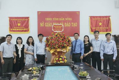 Lãnh đạo HĐND tỉnh Đắk Nông thăm, chúc mừng Ngày Nhà giáo Việt Nam