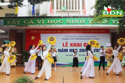 Bí thư Tỉnh ủy Ngô Thanh Danh dự khai giảng năm học mới tại Trường THPT Chuyên Nguyễn Chí Thanh