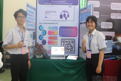 Đắk Nông trao 56 giải khoa học kỹ thuật cho học sinh trung học