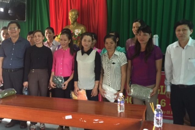 Lãnh đạo Ngành GDĐT tỉnh Đắk Nông thăm, động viên đội ngũ cán bộ, giáo viên, nhân viên và học sinh tại huyện Đắk Song
