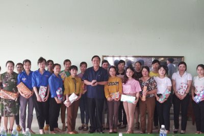 Công đoàn Giáo dục tỉnh Đắk Nông cùng đồng chí Nguyễn Văn Toàn, Giám đốc Sở Giáo dục và Đào tạo thăm và tặng quà cho cán bộ, giáo viên và người lao động